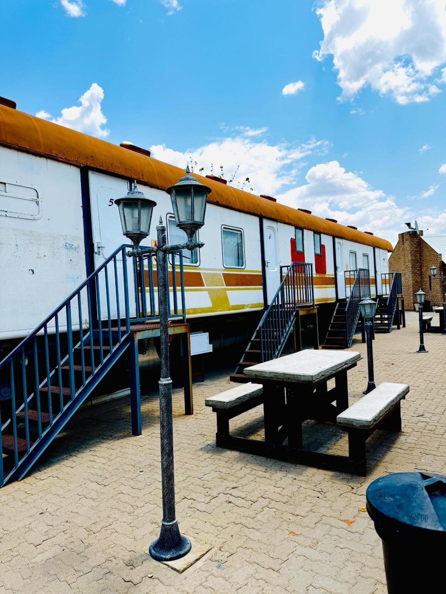 Conductor'S Inn Tsumeb Luaran gambar